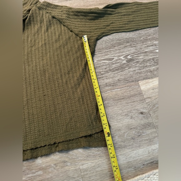 We The Free Wildcat Cowl Neck Waffle Knit
Thermal Pullover - Picture 14 of 16